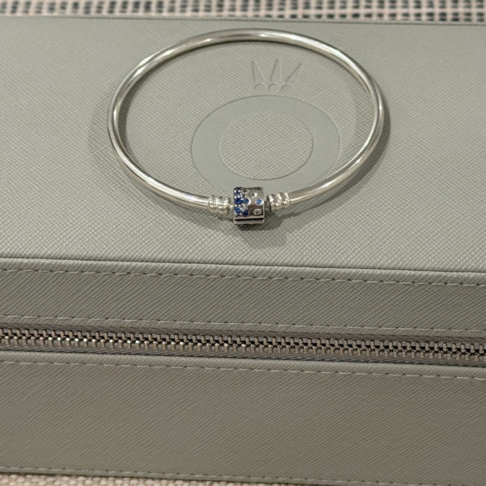 Authentic Pandora sterling silver bangle. NEW